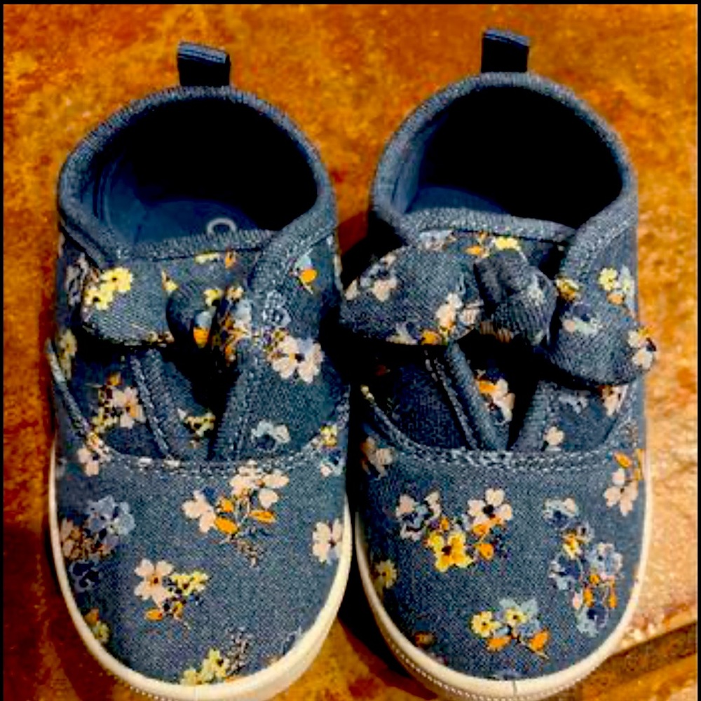 Oshkosh toddler girls shoes size 5 NWOT